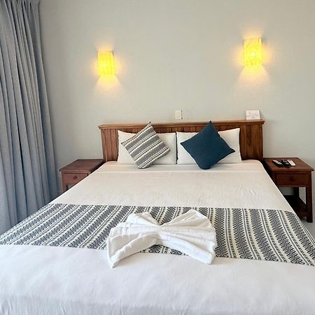 Hotel Villas Ema Zihuatanejo Bagian luar foto