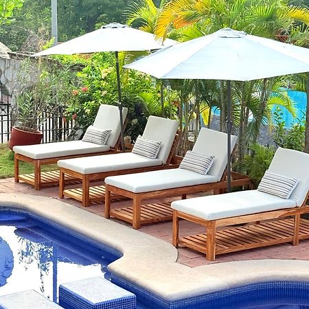 Hotel Villas Ema Zihuatanejo Bagian luar foto