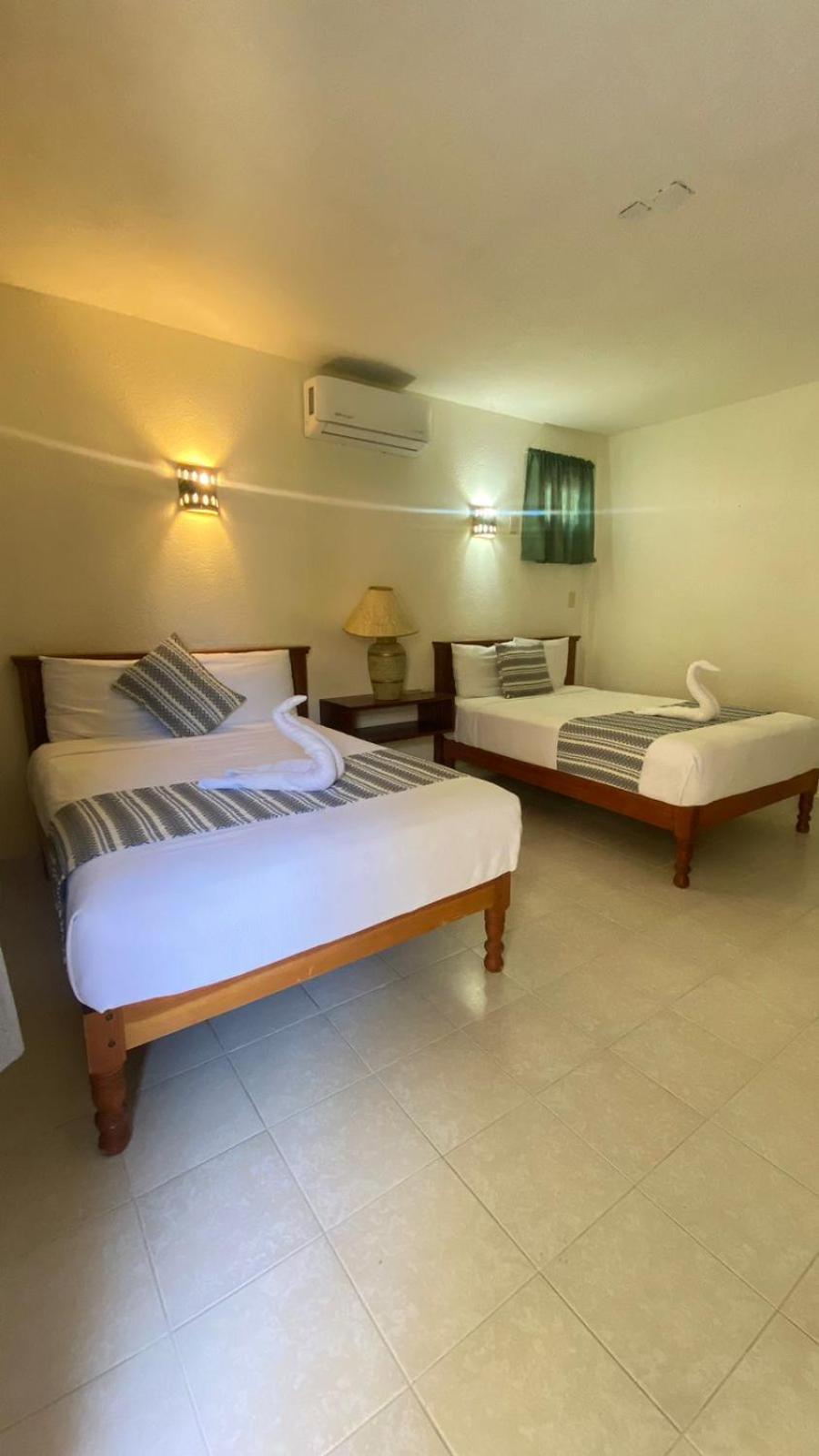 Hotel Villas Ema Zihuatanejo Bagian luar foto