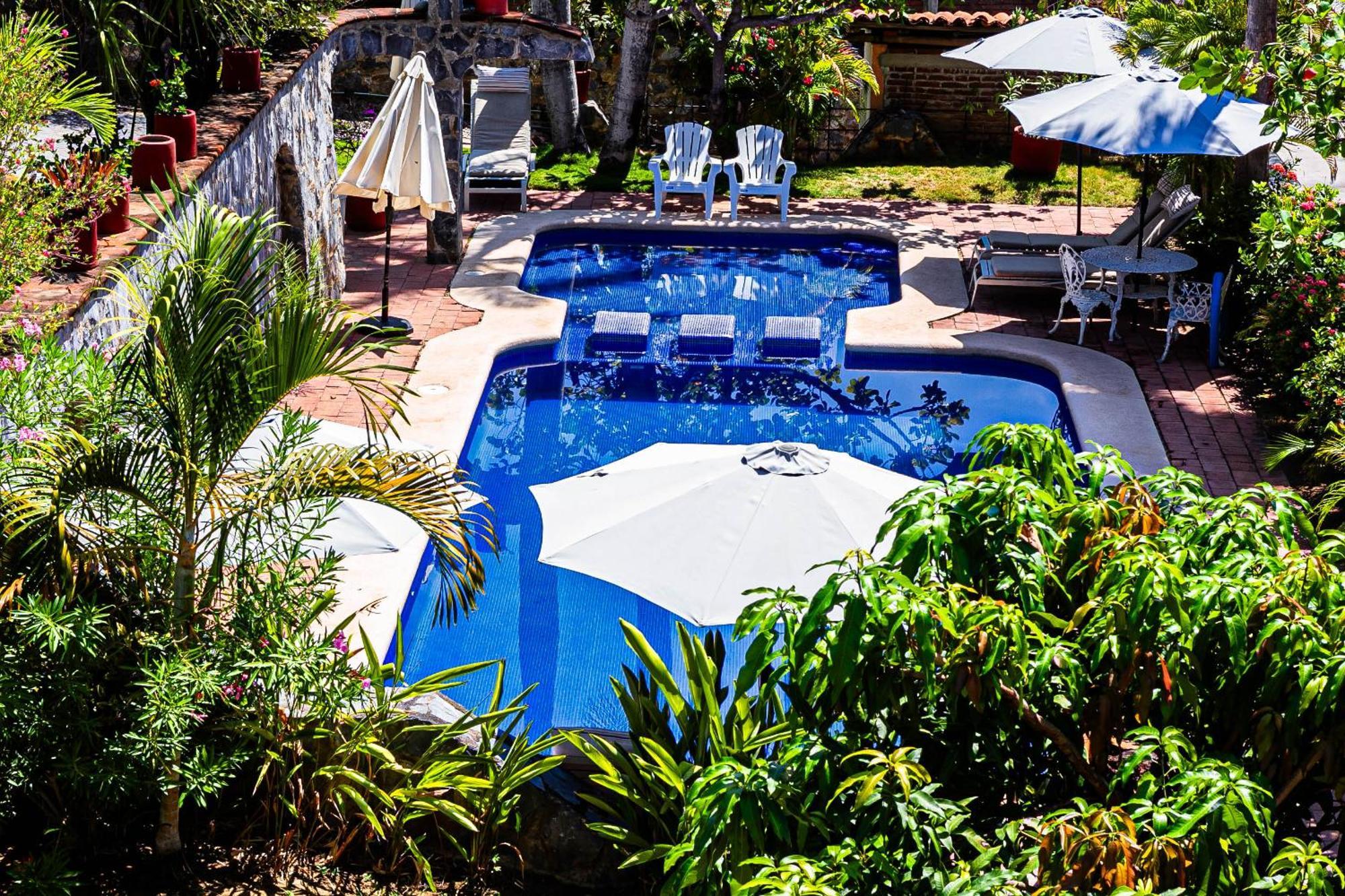 Hotel Villas Ema Zihuatanejo Bagian luar foto